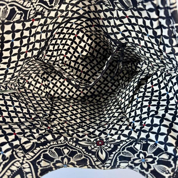 Vera Bradley Retired Barcelona 2010 Pattern Shoulder Bag Tote Side Pocket Magnet - Picture 6 of 9